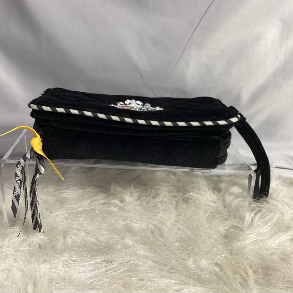 SOLD……..Vera Bradley Harry Potter RFID Black Hogwarts Zippered Travel Wristl - Picture 7 of 12